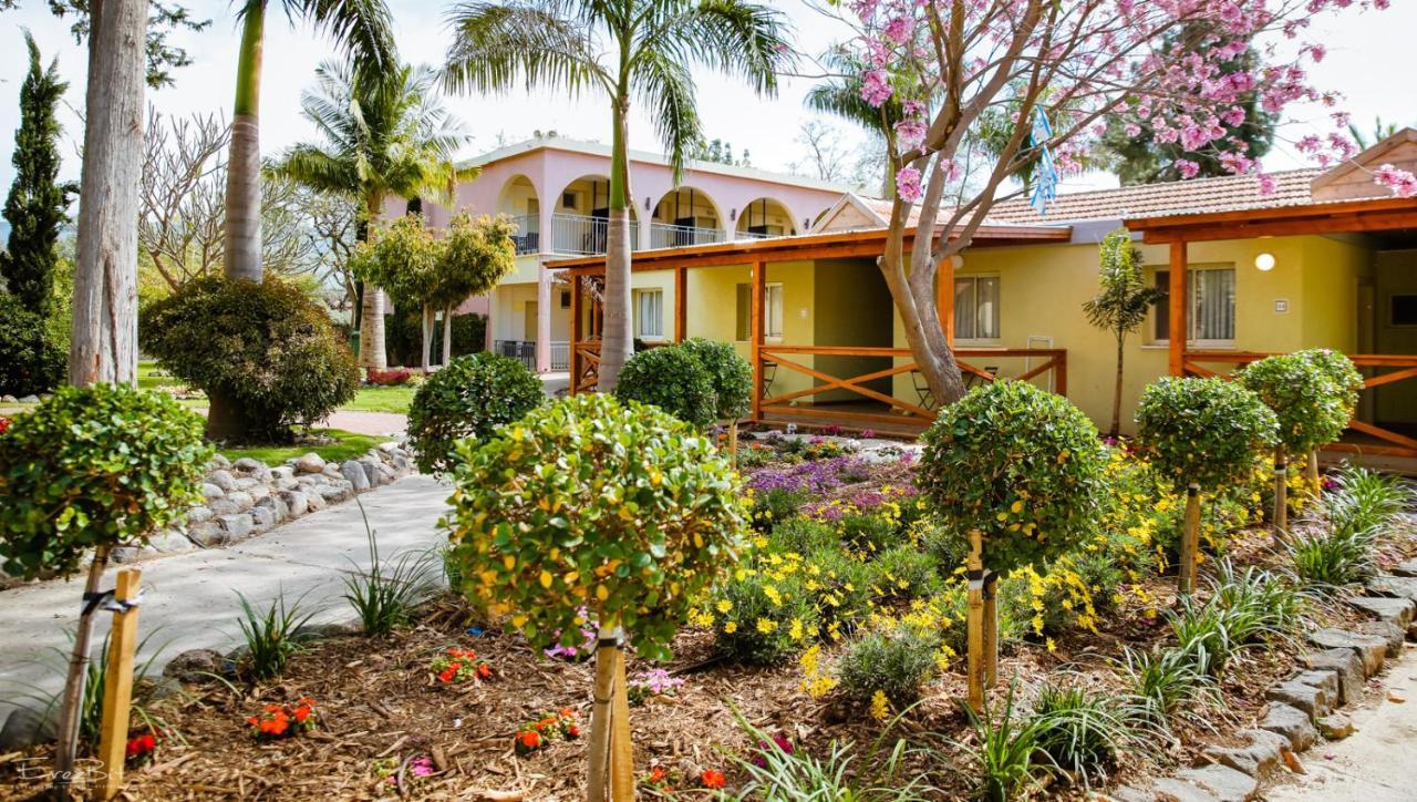 Shaar Hagolan Kibbutz Country Lodging Exterior foto