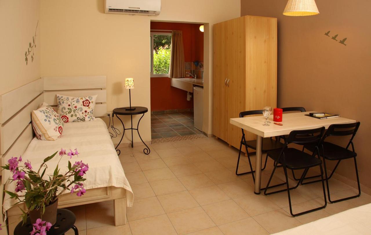 Shaar Hagolan Kibbutz Country Lodging Exterior foto