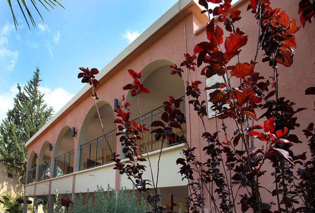 Shaar Hagolan Kibbutz Country Lodging Exterior foto