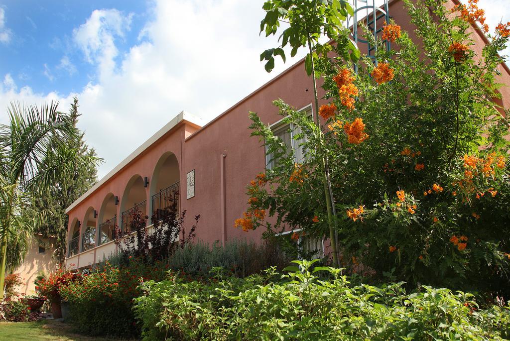 Shaar Hagolan Kibbutz Country Lodging Exterior foto