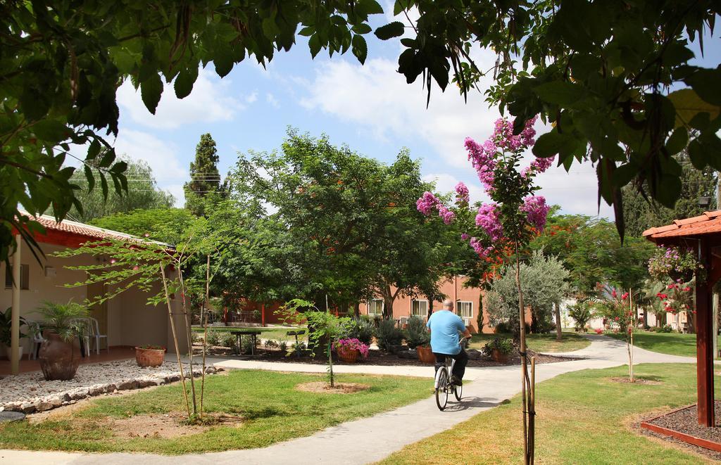 Shaar Hagolan Kibbutz Country Lodging Exterior foto
