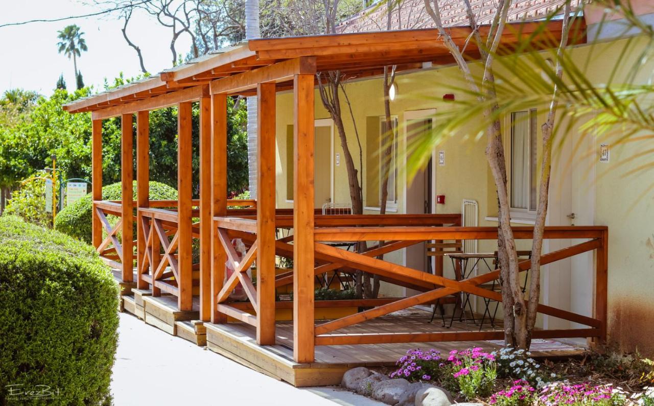 Shaar Hagolan Kibbutz Country Lodging Exterior foto